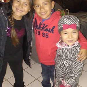 Meet your Posher, Yoli