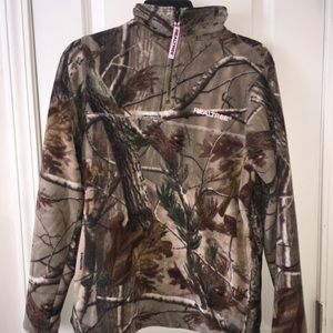 ✅ PRICE DROP Camo Pullover