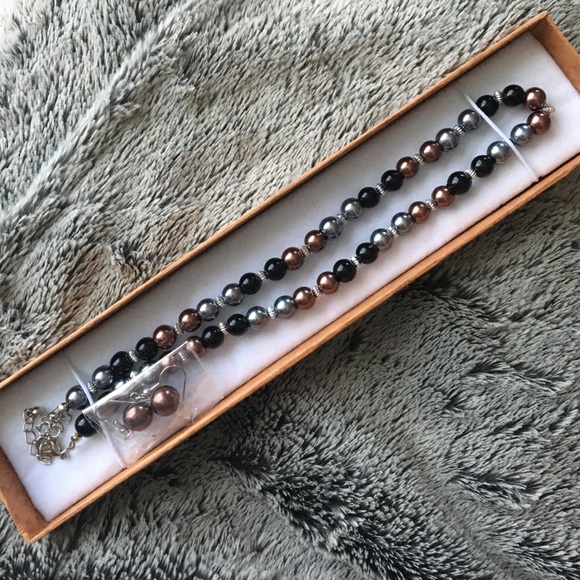 *NWOT* Necklace with matching earrings