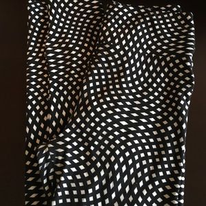 LulaRoe black and white OS leggings
