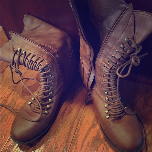 Lace up Boots