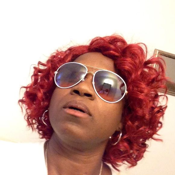 Meet your Posher, Cassandra