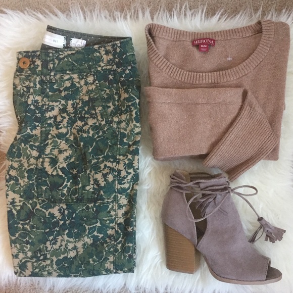 Olive tan floral pants, Hei Hei Anthropologie