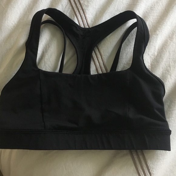 Black Lululemon sports bra