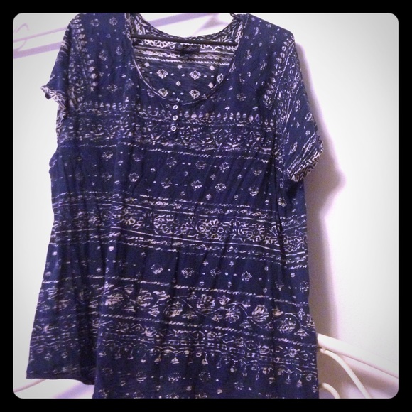Lucky Brand 2x Tshirt with buttons