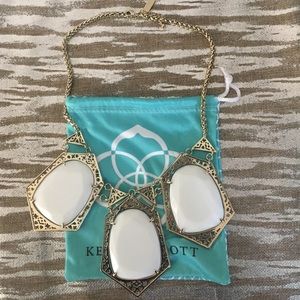 ✨Vintage Kendra Scott Necklace!✨