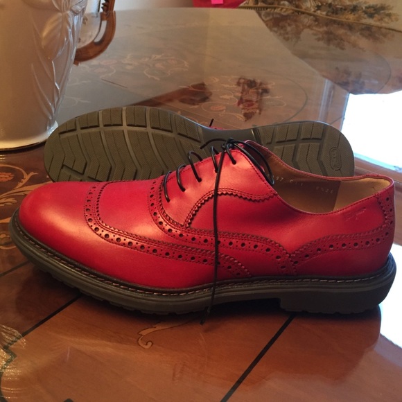 Salvatore Ferragamo wingtip 8.5