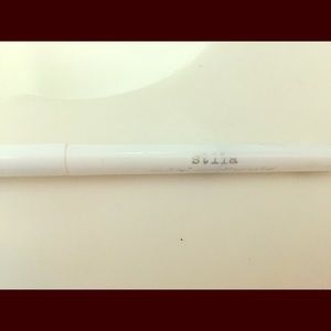 White Stila Liquid Eyeliner