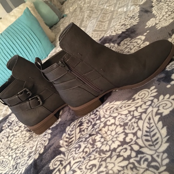 Dress boots