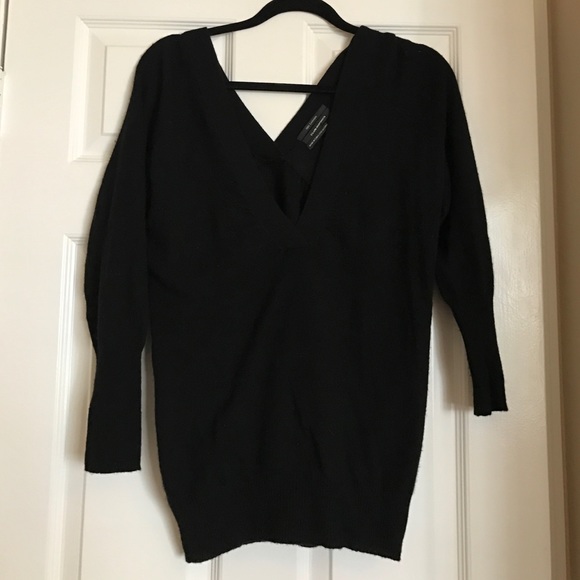 Black Club Monaco 100% Cashmere V neck sweater