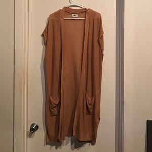 CLEAR OUT SALE✨camel sleeveless sweater w/ pockets