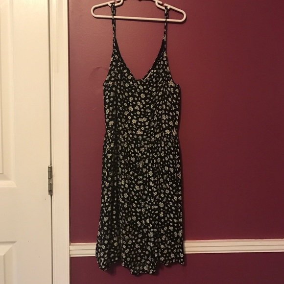 Sun dress with cutout