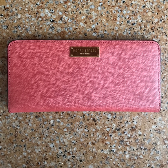 Henri bendel wallet