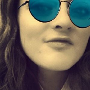 Meet your Posher, Kenna