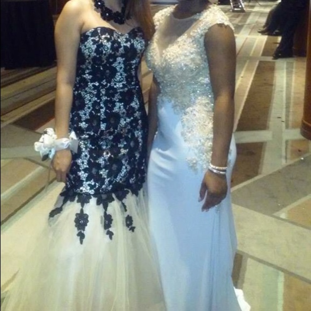 Dress/Prom - Picture 4 of 4