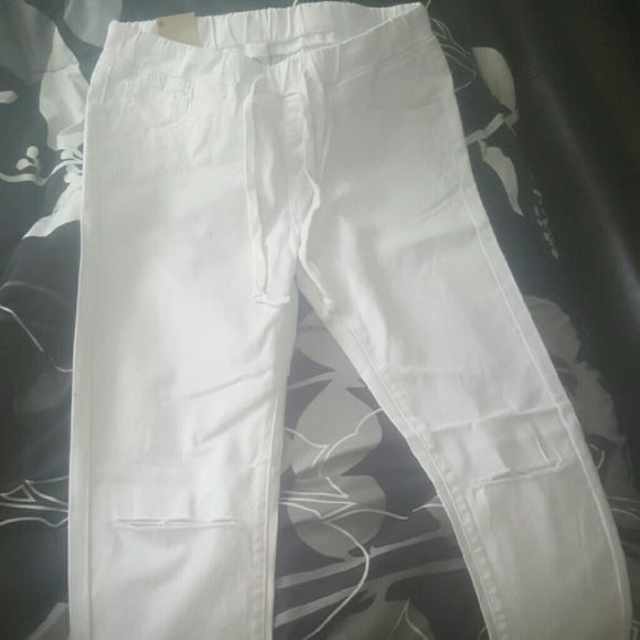 White jogger pants