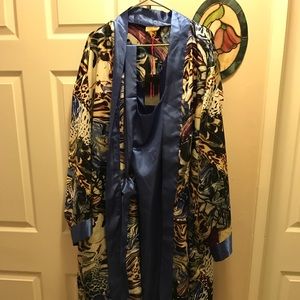 Night gown and robe set. NWT
