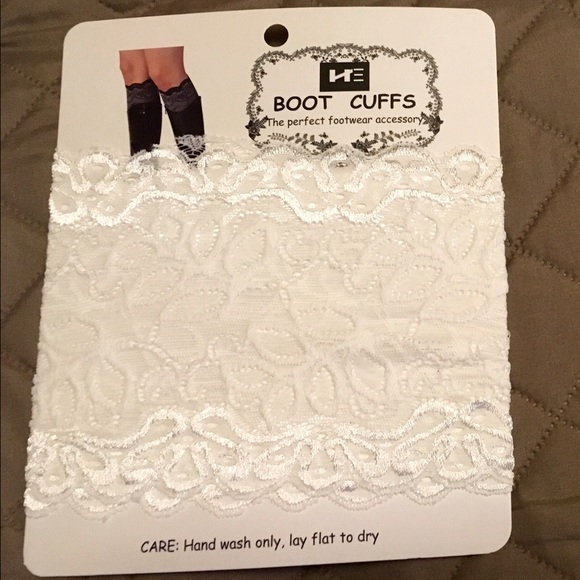 **(1) NEW pair of lace white boot cuffs