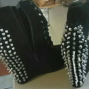Used Spiked Boots