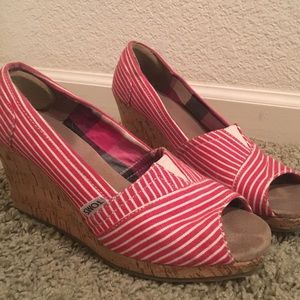 ❌SOLD on Merc❌Toms wedges red and white stripe