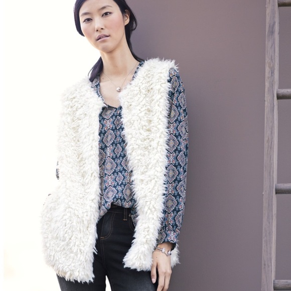 Faux Fur Vest Bobeau White