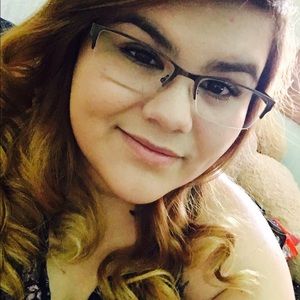 Meet your Posher, Cynthia