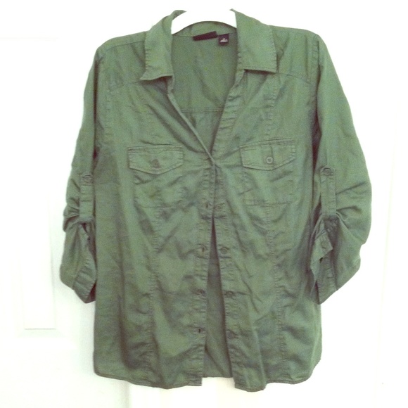 ❤️Pretty Green 3/4 Sleeve Button-Up Blouse❤️