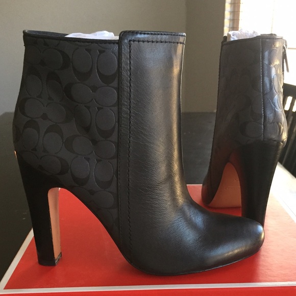 Coach "Hanni" leather boot