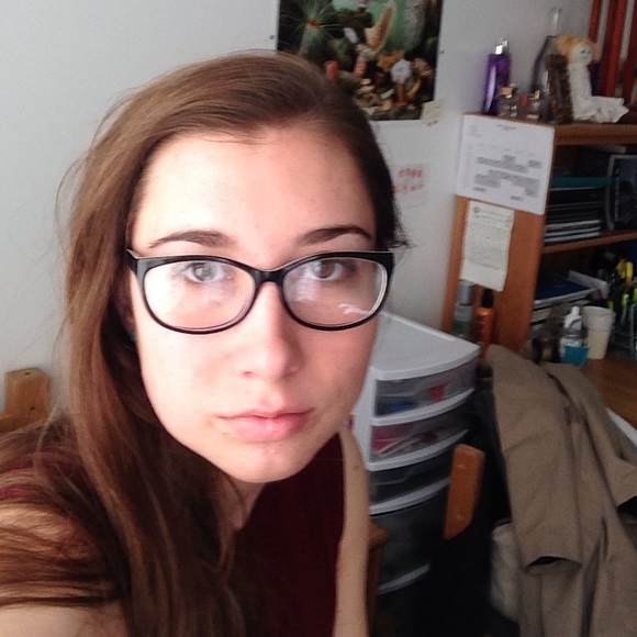 Meet your Posher, Laura