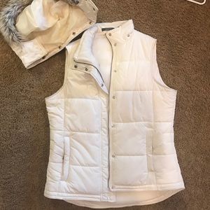 Cream vest with detachable fur hood