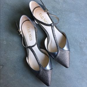 Klub Nico NWOT silver flats size 37 euro / 6 us