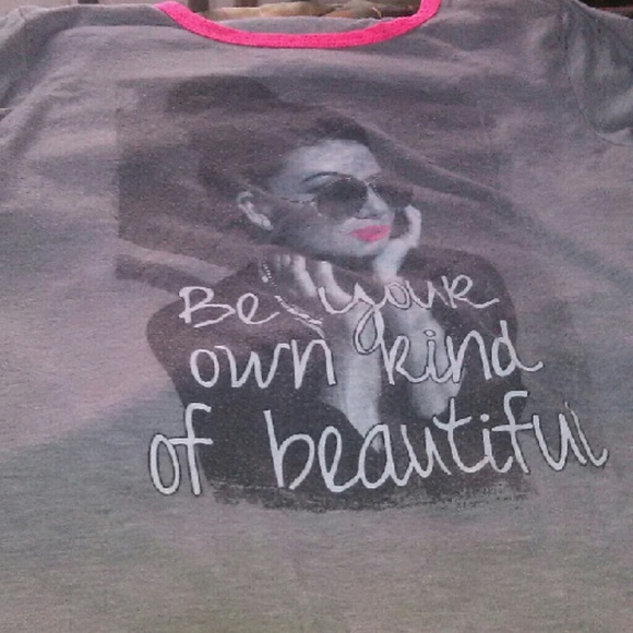 Cute grey shirt - Picture 3 of 4