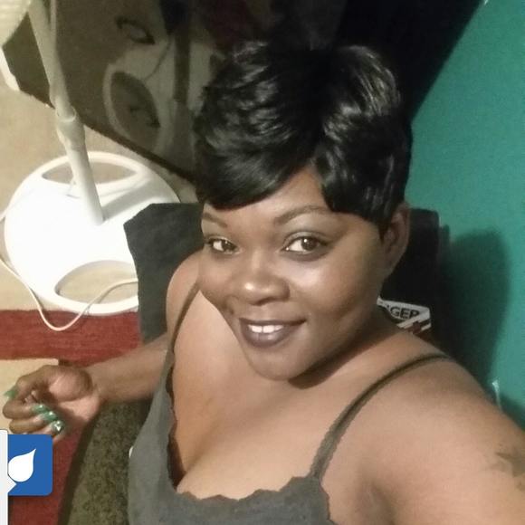 Meet your Posher, Latisha