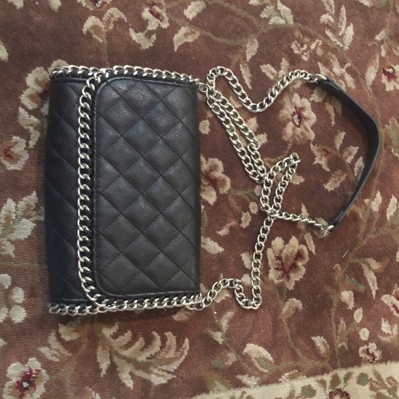 Chain cross body bag