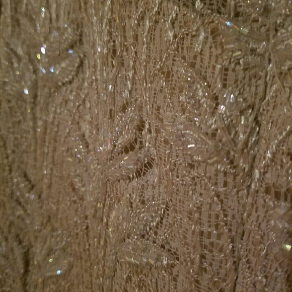 Long beaded dress perfect for a wedding, prom etc - Picture 2 of 4