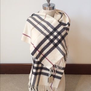 Burberry 100% cashmere scarf