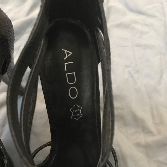 ❌Sold on eBay ❌ Aldo Walstad - Faux Alligator Size 38 - Picture 2 of 4