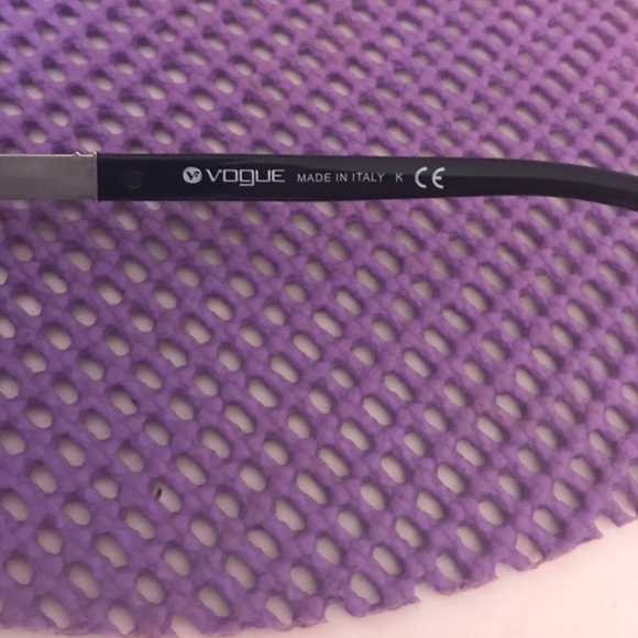 Vogue sunglasses - Picture 3 of 3