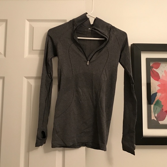LuluLemon gray lightweight half-zip