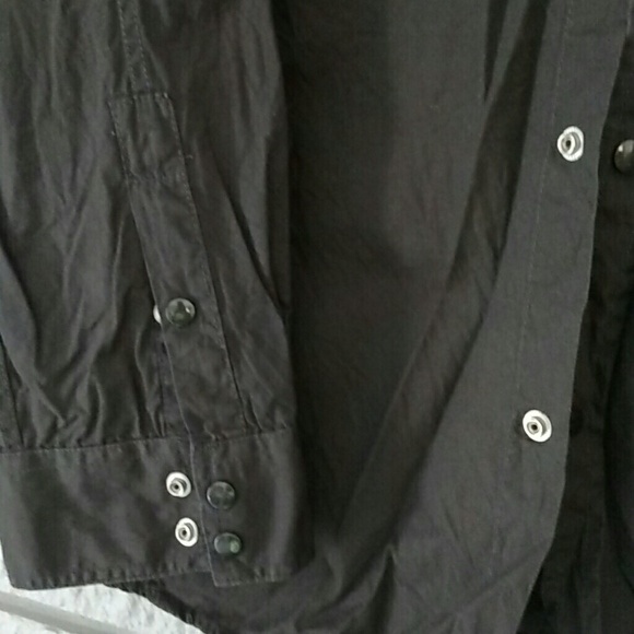 Stylish button down - Picture 2 of 3