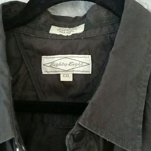 Stylish button down - Picture 3 of 3