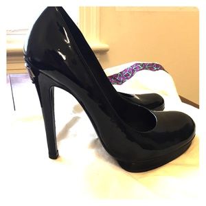 Tory Burch patent leather pump