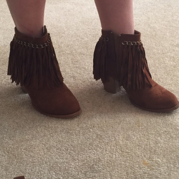 Brown Pierre Dumas fringe booties