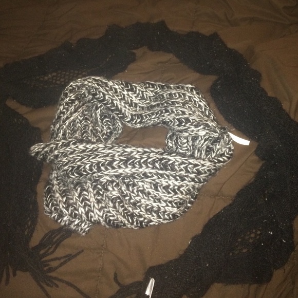 Scarf bumble