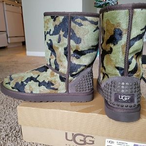 Authentic Women's Green Camo UGG boots