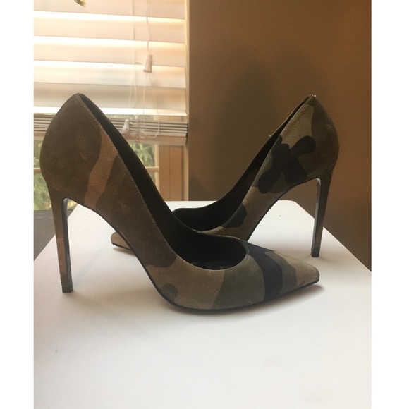 Saint Laurent camp suede heels (595)