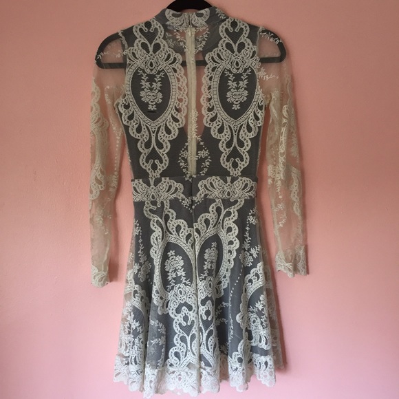 ☑️HP☑️For Love & Lemons Lace Cutout Mini Dress - Picture 3 of 4