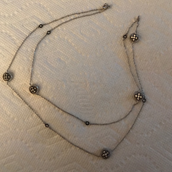 Silver tone crystal necklace / chain
