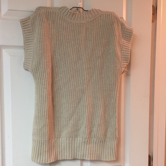 Tommy Hilfiger v-neck button front sweater - Picture 2 of 4