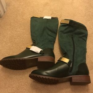 Hunter Green Boots brand new